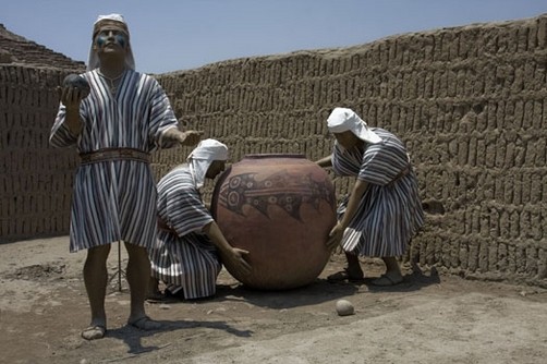 RECREACIÓN DE RITUALES EN HUACA PUCLLANA Circuitos turísticos incluirán este nuevo tramo RECREACIÓN DE RITUALES EN HUACA PUCLLANA Circuitos turísticos incluirán este nuevo tramo