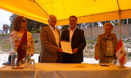 IPD Y PERUMIN FIRMARON CONVENIO QUE BENEFICIARÁ AL DEPORTE AREQUIPEÑO IPD Y PERUMIN FIRMARON CONVENIO QUE BENEFICIARÁ AL DEPORTE AREQUIPEÑO