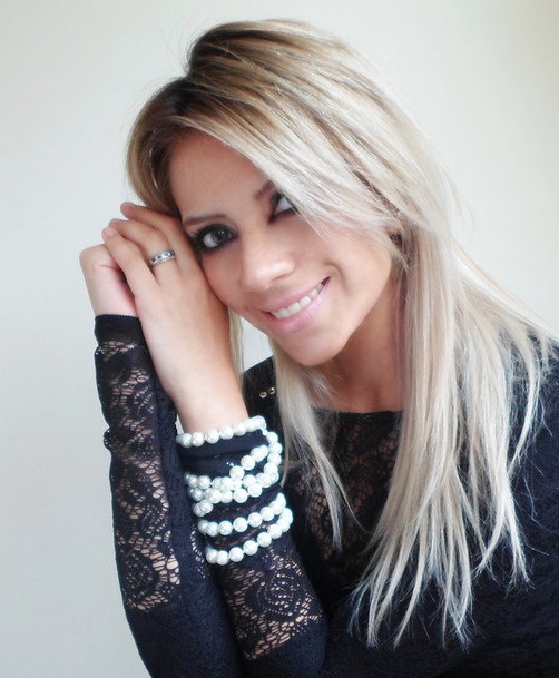 Periodista Andrea González-Villablanca entrevistada en Perú Periodista Andrea González-Villablanca entrevistada en Perú