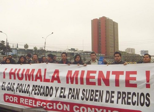 Ollanta Humala manda a reprimir a los apristas con la policía Ollanta Humala manda a reprimir a los apristas con la policía