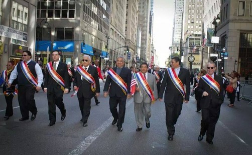 Peruanos se lucieron en desfile de la Hispanidad en NY