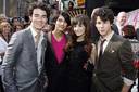 Los Jonas Brothers y Demi Lovato firman autógrafos hoy en Rochester Hills