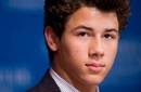 Video: Nick Jonas en campaña contra la obesidad infantil