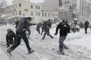 Una batalla de bolas de nieve se convierte en pelea en Alemania