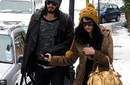 Katy Perry y Russell Brand huyen disfrazados de la prensa