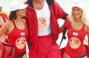 David Hasselhoff promociona una marca de helados en la playa de Bondi