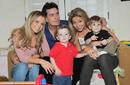 Charlie Sheen: Juez ordena el alejamiento del actor de su ex mujer y sus hijos