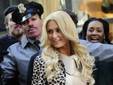 Retiran el cargo contra Paris Hilton tras su arresto en Sudáfrica