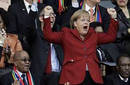 La canciller alemana Angela Merkel celebró el gol de Müller ante Argentina en Sudáfrica 2010