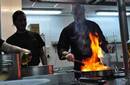 Periodistas gastronómicos en España también participan de talleres de cocina