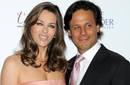 Elizabeth Hurley confirma su divorcio de Arun Nayar