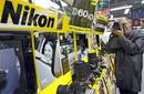 Nikon recorta su previsión de beneficios ante la fuerza del yen