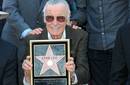 Stan Lee devela su estrella en Hollywood