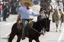 Charros mexicanos baten el récord Guinness de suertes con soga