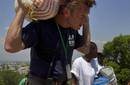 Sean Penn invita a Charlie Sheen a ayudar en Haití
