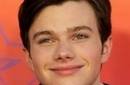 Chris Colfer dentro de un triángulo amoroso en 'Glee'