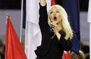Christina Aguilera se disculpa por equivocarse en el Himno Nacional