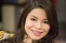 Miranda Cosgrove aparece en iCarly cantando 'Shakespeare'