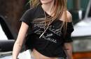 Vídeo: Avril Lavigne causa conmoción en el aeropuerto de Los Ángeles