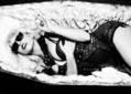 Lady Gaga en video 'Alejandro' quiere ser la reina gay