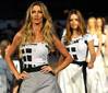 Gisele Bündchen, Naomi Campbell y Adriana Lima se unieron en desfile