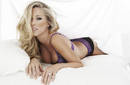 Kendra Wilkinson le envía fotos desnuda a su esposo