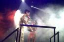 Kim Kardashian se paralizó cuando Prince la subió al escenario en un concierto