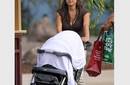 Novia de Owen Wilson de paseo con bebé de ambos