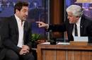 Javier Bardem se olvida de Penélope Cruz en el show de Jay Leno