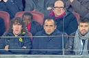 Niño que se sentó detras de Puyol en el partido Barcelona - Arsenal reina en Twitter