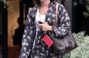 Ashley Tisdale pasea con nuevo look en Beverly Hills