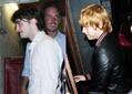Daniel Radcliffe y Rupert Grint celebran el exito de Harry Potter en un club nocturno