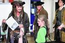 Johnny Depp visita a una pequeña fan en su escuela