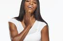 Serena Williams luce sus uñas para OPI