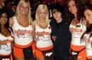 Justin Bieber invitado de honor en 'Hooters'