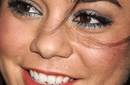 Fotos: Vanessa Hudgens en 'Girls Walks Into a Bar'