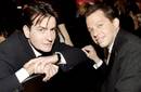 Charlie Sheen trata de traidos a Jon Cryer