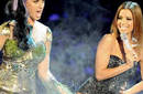 Katy Perry le da una palmadita en el trasero a Eva Longoria