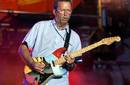 Eric Clapton pondrá en subasta 70 de sus guitarras