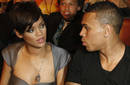 Rihanna y Chris Brown mantendrán distancia en los Grammy