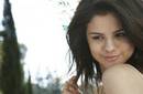 Selena Gomez se muestra sin maquillaje en la revista People