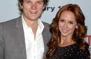 Jennifer Love Hewitt en la fiesta de la serie 'Hot in Cleveland' presume de novio