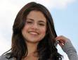 Selena Gomez en nuevas fotos de 'Dream Out Loud'