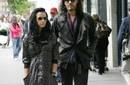 Katy Perry y su novio Russell Brand no revelan el lugar de su boda