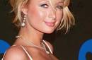 Paris Hilton muestra los senos otra vez