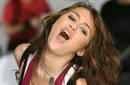 Miley Cyrus filma 'So undercover' entre golpes