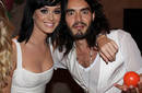 Katy Perry mandonea a Russell Brand