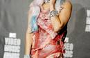 Lady Gaga defiende su vestido hecho de carne