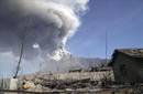 Indonesia: Suben a 240 los muertos a causa del volcán Merapi