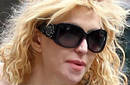 Courtney Love se disculpa por desnudarse